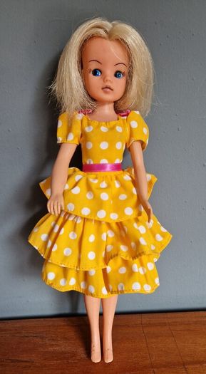 Vintage Gen 2 Sindy Doll