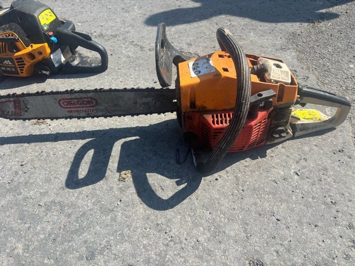 Trucks,Trailers garage equipment