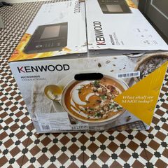 Solid cardboard box