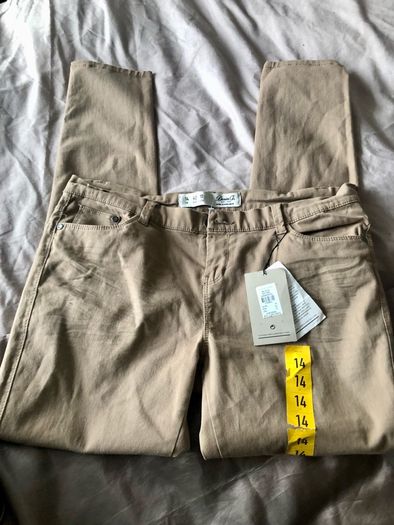 Skinny camel jeans