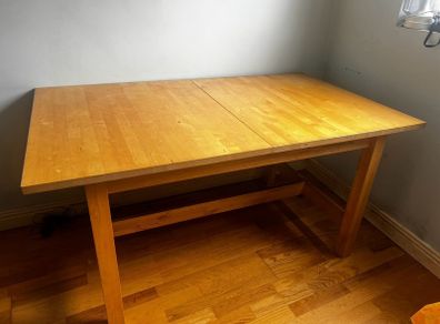 Ikea Bjursta extendable table & 4 chairs