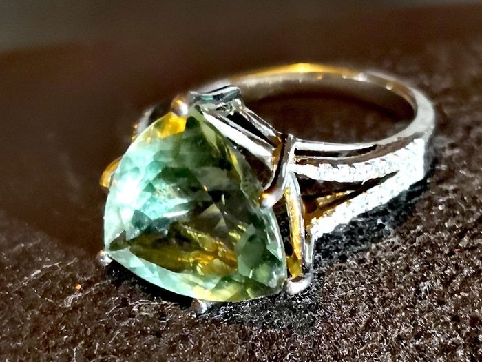 Exquisite green amethyst silver ring