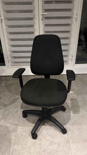 Ergonomic Black Office Desk Chair - Fully Adjustable & Great Condition