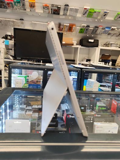 Microsoft Surface Pro 3 12inch i5-4300U 8GB RAM 256GB SSD Windows 10 Pro Touch (Without Keyboard)