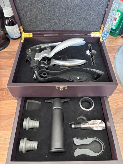 Wine accessory set in wooden presentation box
