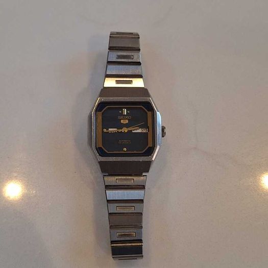 Vintage Seiko 5 Womans Automatic May 1984 Octagonal Blue/Gold TV Dial Ref. 2949-528A