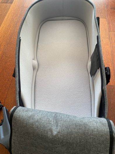 Bugaboo bee 6 bassinet with adapters