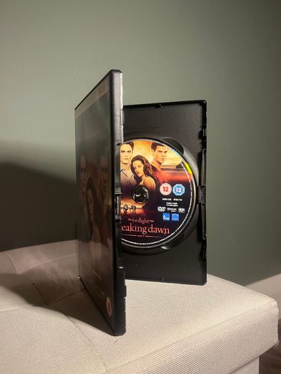 Twilight Saga Complete 5 Movie DVD Collection