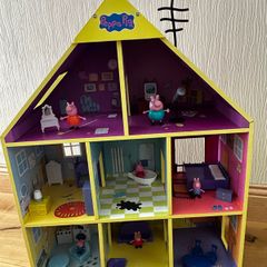 Peppa Pig wooden playhouse with accessories