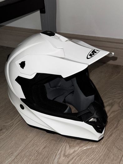 Trek Marlin 6 Mountain Bike + Brand New Full Face Helmet