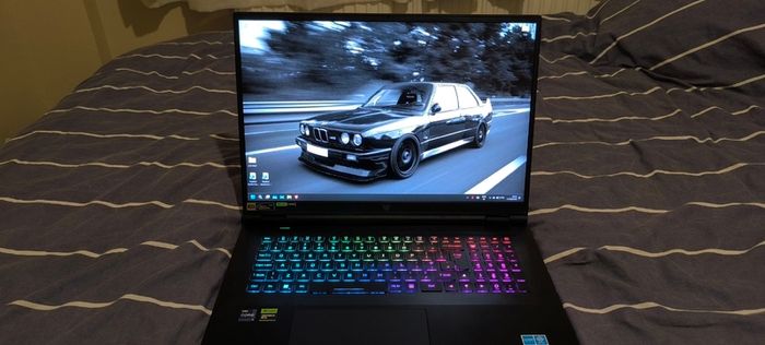 Acer Predator Helios 18 / i9-13900HX / RTX 4080 / 250Hz G-Sync