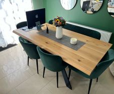 Kitchen / Dining Table - LIKE NEW!