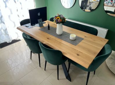Kitchen / Dining Table - LIKE NEW!