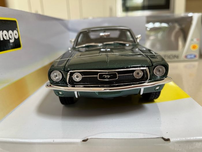 Ford Mustang GTA Fastback 1/18 Burago Rare