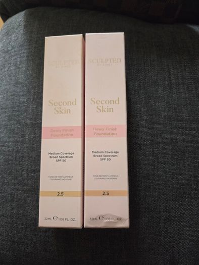 Sculpted by Aimee Second Skin foundation dewy shade 2.5