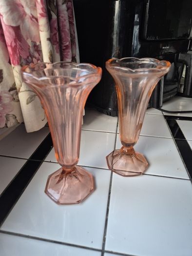 Pair of Art Deco Vintage 1930s Tulip vases