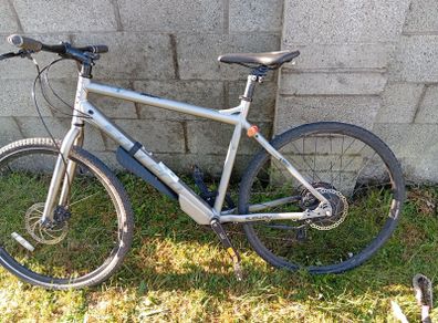 carrera subway without the the battery but it has the electric wheel