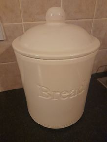 Large porcelain bread bin
