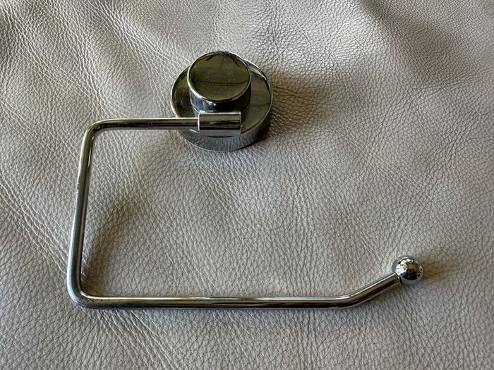 Suction Cup Toilet Roll Holder - No Drilling Required