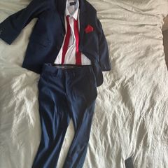 Boys formal suit aged 10-11 WORN ONCE