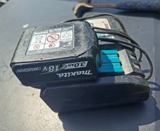 Makita 3ah Battery and Charger