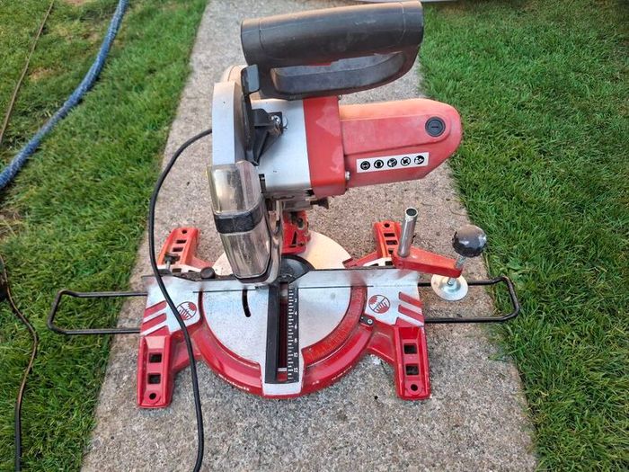 Mitre saw