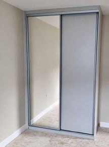Sliding Wardrobe with Mirrored Door