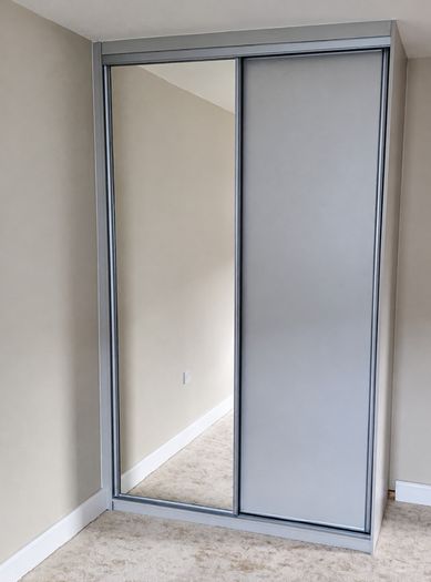 Sliding Wardrobe with Mirrored Door
