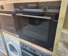 Siemens Pyrolytic Built-in Single Electric Oven