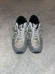 Gray Diors