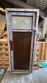 PVC Door / Dark brown
