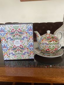 William Morris Strawberry Thief Tea for One Boxed as New