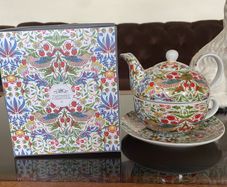 William Morris Strawberry Thief Tea for One Boxed as New