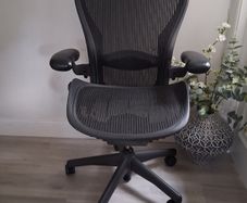 Herman Miller Classic Aeron Size C Ergonomic Chair