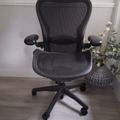 Herman Miller Classic Aeron Size C Ergonomic Chair