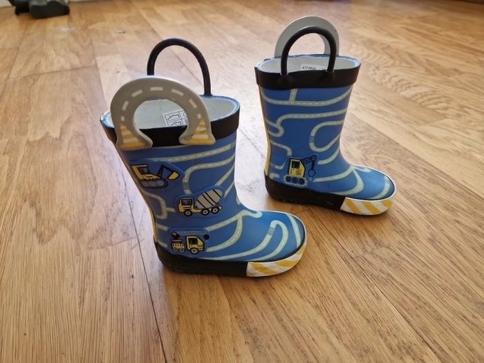 Kids rain boots