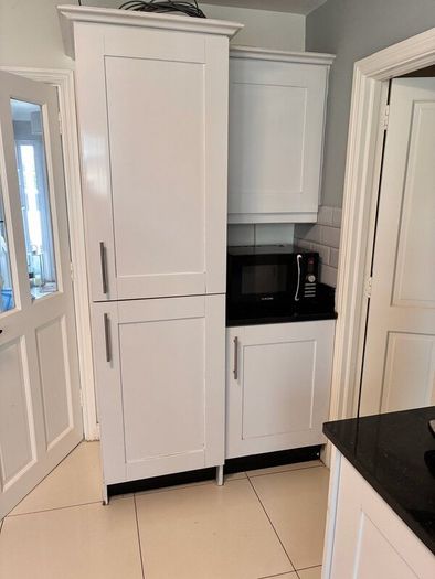 Full Kitchen, Granite Worktops and Appliances