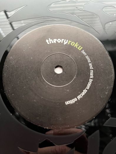 10e each Techno 12" vinyl
