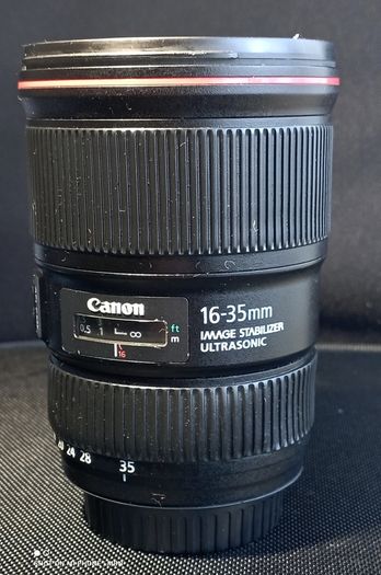Canon EF 16-35 f/4 L IS USM lens