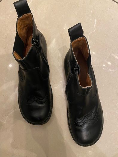 Boots size 2.5 UK 35 EU