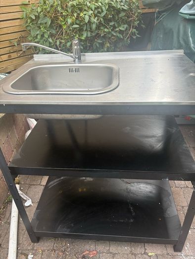 Outdoor kitchen sink
