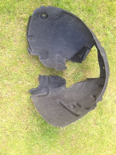 Audi A4 front right fender liner
