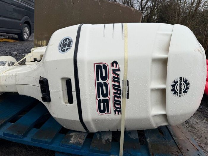 225 Evinrude