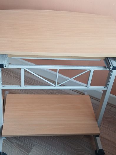 Computer desk