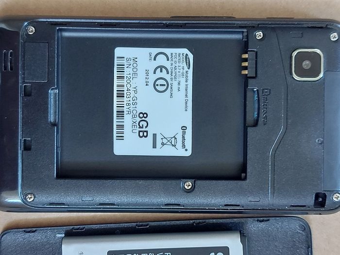 Samsung Galaxy S mobile phone, Model YP-GS1, in excellent condition
