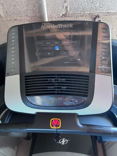 Nordic Trak S25i Treadmill