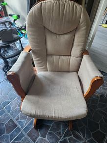 Feeding/rocking chair