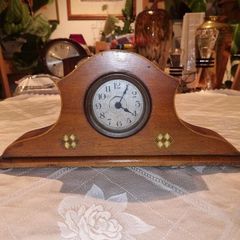 Antique mantel clock