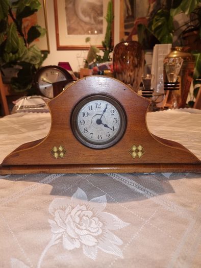 Antique mantel clock