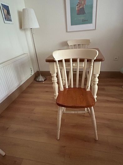 Dining table and 4 chairs Strawbridge